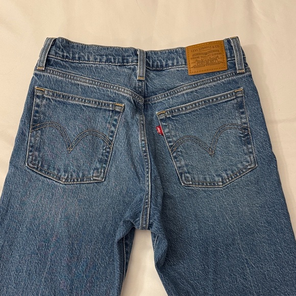 Levi’s 501 Premium Wedgie Slim Jeans - Picture 3 of 6